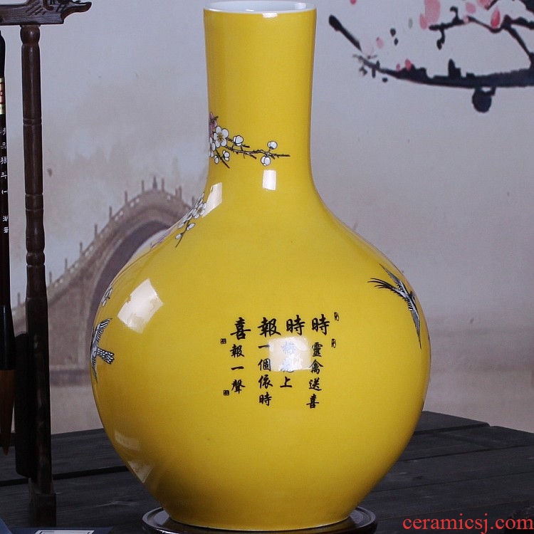 Beaming powder enamel vase in the jingdezhen ceramics, hand-painted home decoration furnishing articles sitting room mesa vase