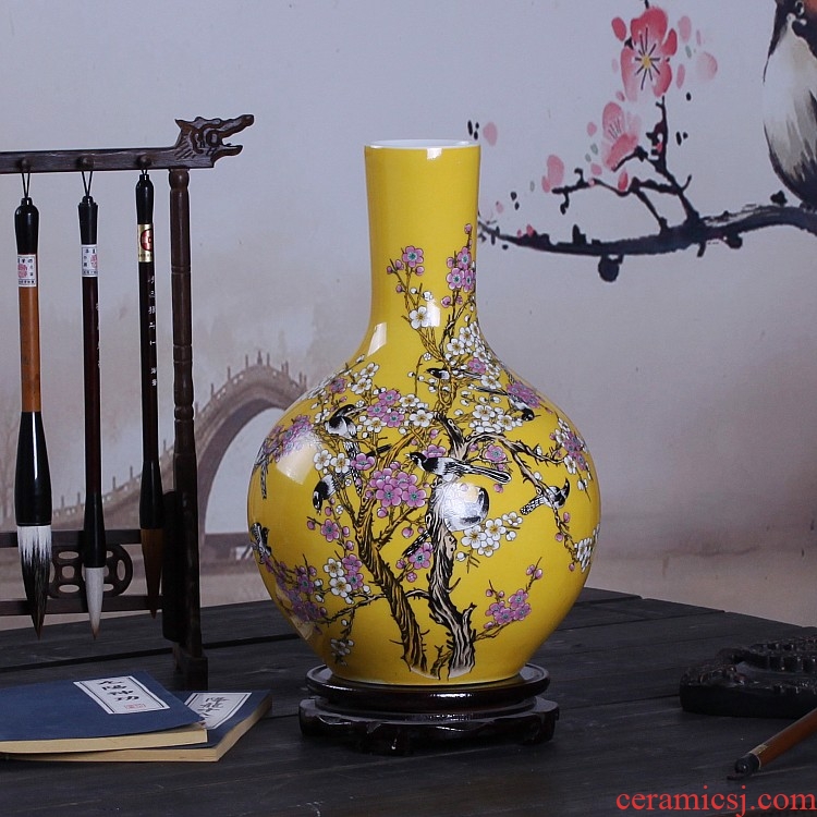 Beaming powder enamel vase in the jingdezhen ceramics, hand-painted home decoration furnishing articles sitting room mesa vase