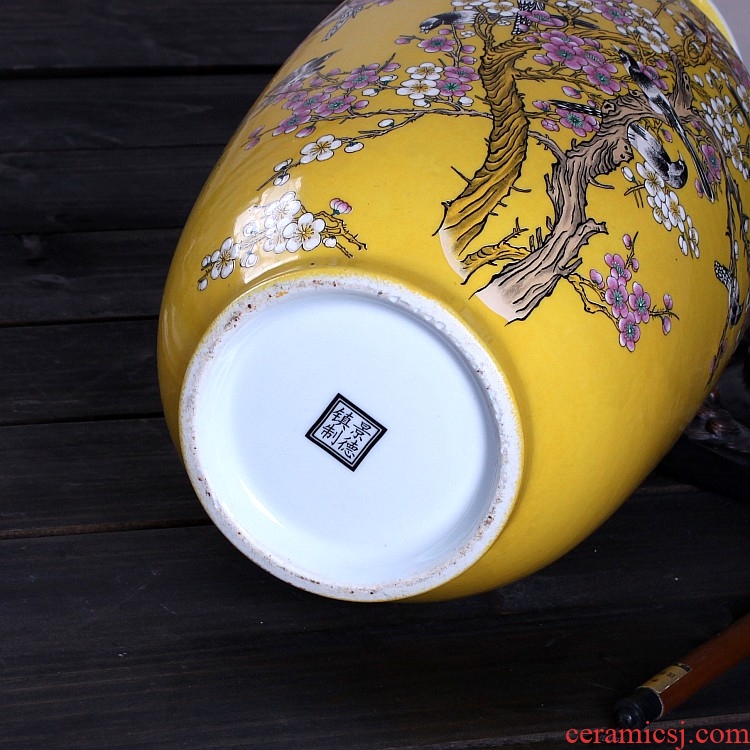 Beaming powder enamel vase in the jingdezhen ceramics, hand-painted home decoration furnishing articles sitting room mesa vase