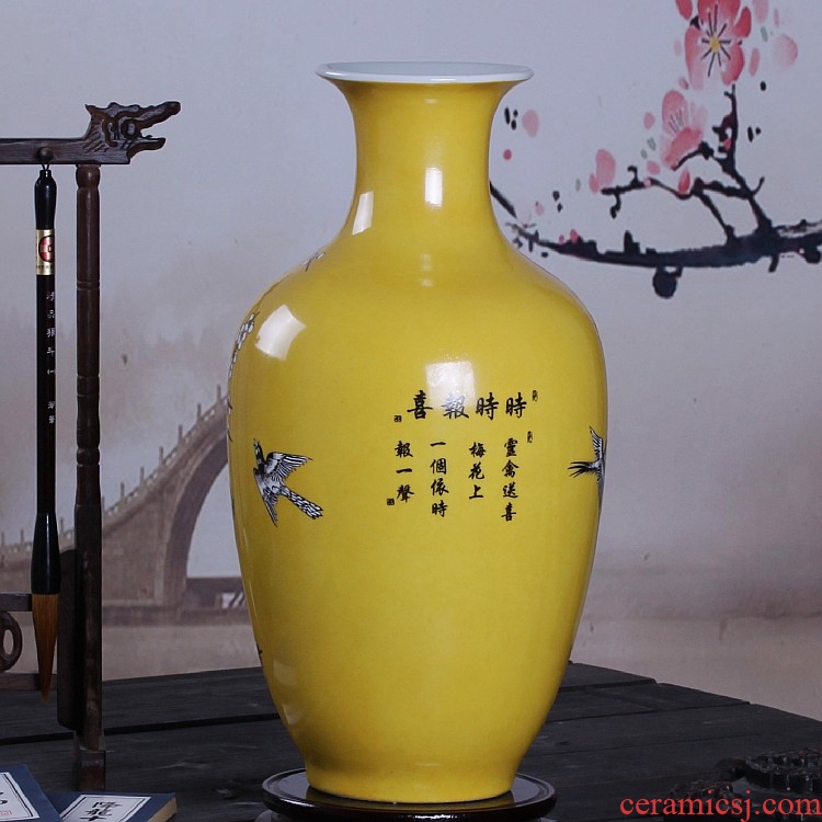 Beaming powder enamel vase in the jingdezhen ceramics, hand-painted home decoration furnishing articles sitting room mesa vase