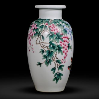 Famous master of jingdezhen ceramics hand-painted enamel vase sabingga sukdun dergici jimbi Chinese sitting room adornment is placed