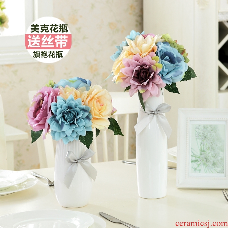 Small clear vase white ceramic vase contracted Japanese modern ceramic creative furnishing articles furnishing articles to send ribbon