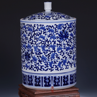 Jingdezhen ceramic vase furnishing articles manually blue and white porcelain home decoration lid tin with the sitting room of Chinese style mesa