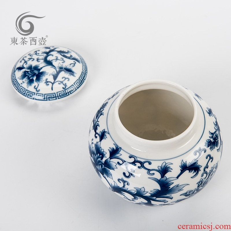 East west pot of ceramic tea pot, tea POTS pu-erh tea canister to wake tea box of big and fat of blue and white porcelain jar