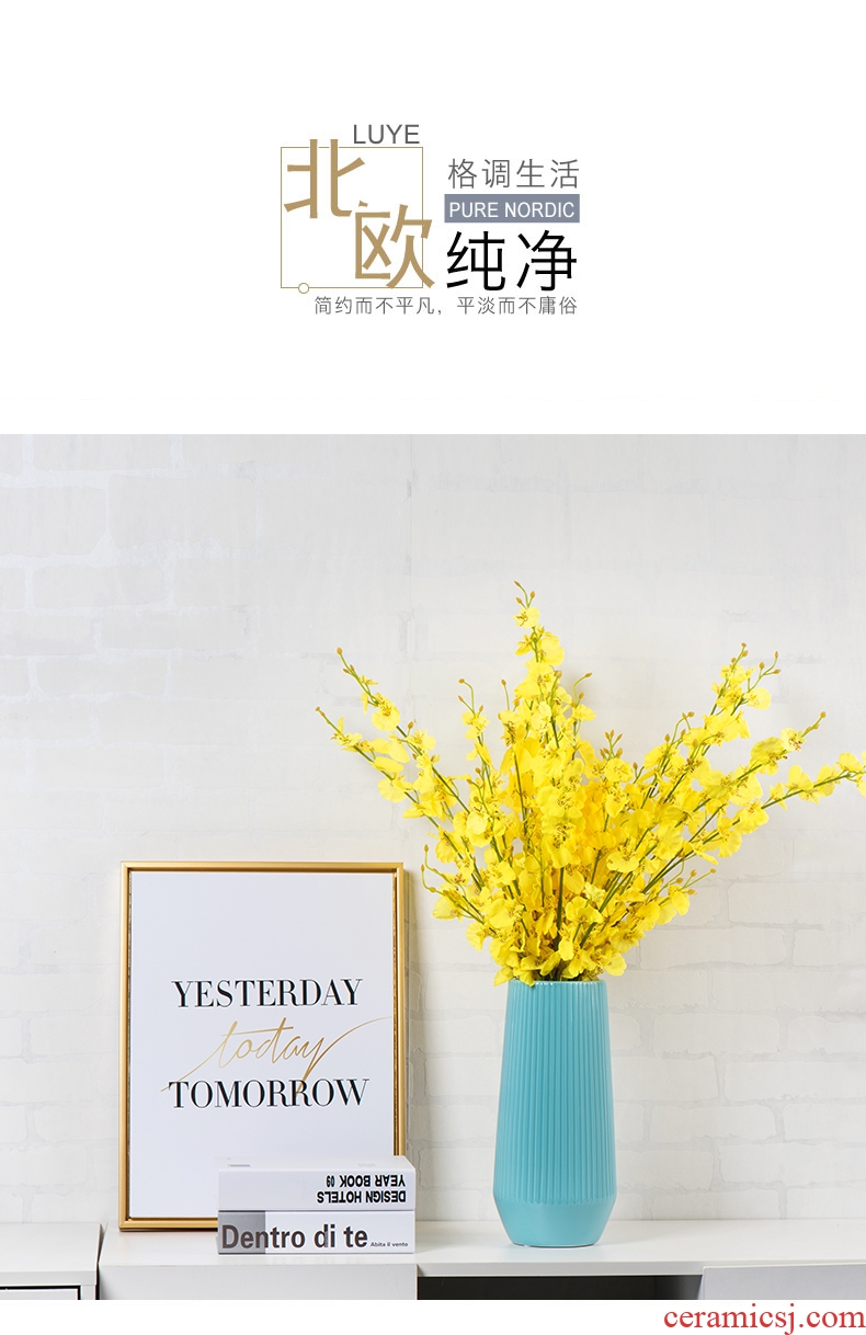 Lucky bamboo vase furnishing articles sitting room flower arranging the Nordic ceramics a clearance table small pure and fresh and contemporary and contracted style of jingdezhen