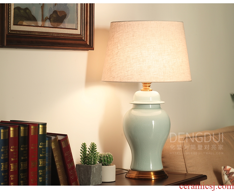 With large American sitting room of jingdezhen ceramic desk lamp bedside lamp is contracted and contemporary bedroom mock up room desk lamp