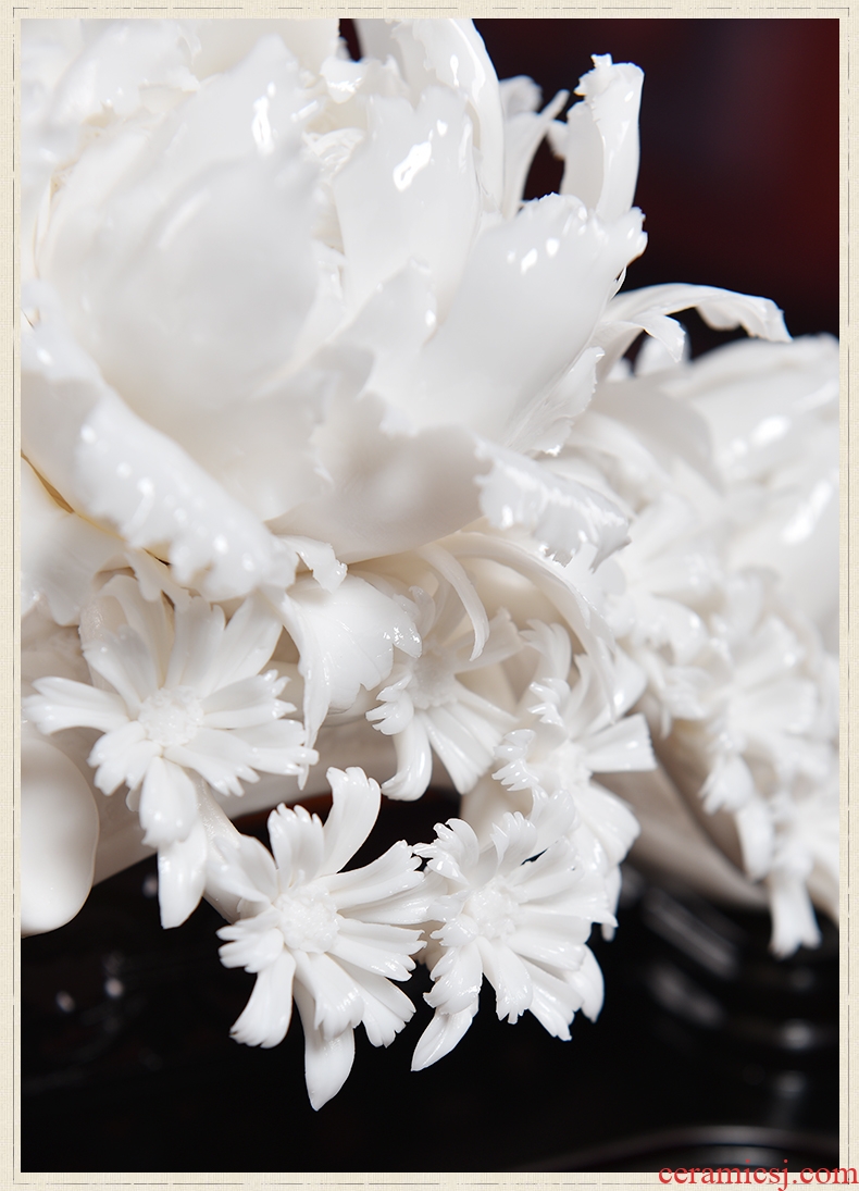Oriental clay ceramic flower sculpture art ruyi furnishing articles of Chinese wine TV ark sitting room decoration