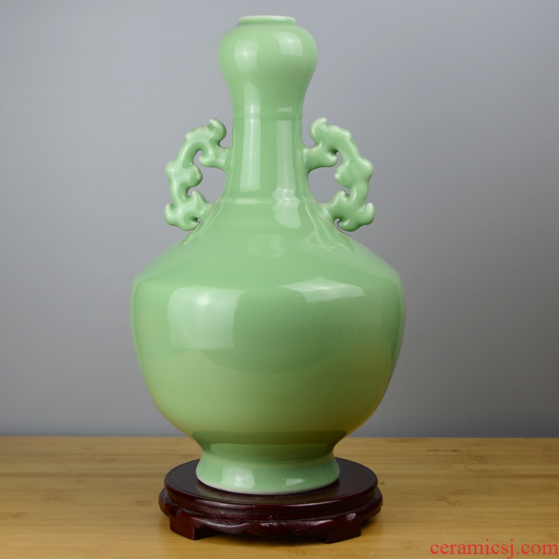 Jingdezhen ceramics manual celadon vase Chinese style restoring ancient ways rich ancient frame home sitting room adornment is placed