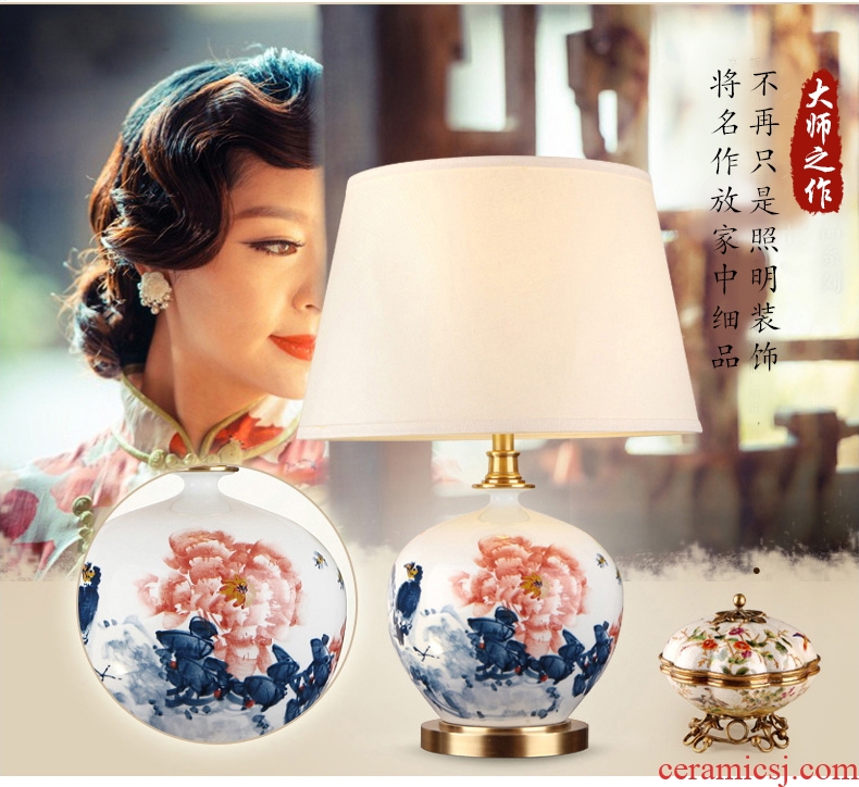 New Chinese style living room lamp jingdezhen blue and white porcelain hand-painted lamp study lamp of bedroom the head of a bed full of copper lamp