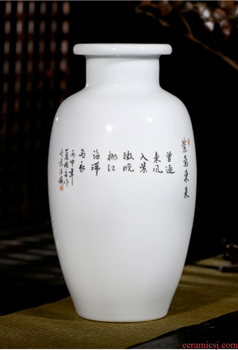 Famous master of jingdezhen ceramics hand-painted enamel vase sabingga sukdun dergici jimbi Chinese sitting room adornment is placed