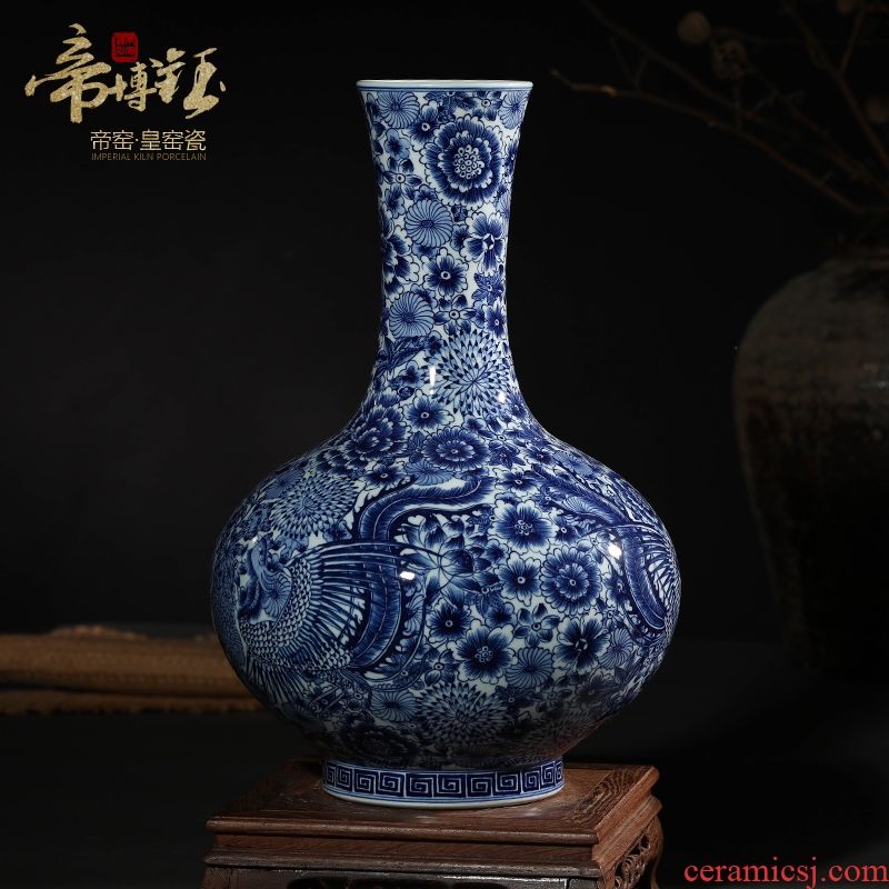 Jingdezhen ceramics antique hand-painted crafts are blue and white porcelain vases, flower arrangement sitting room of Chinese style household decorations