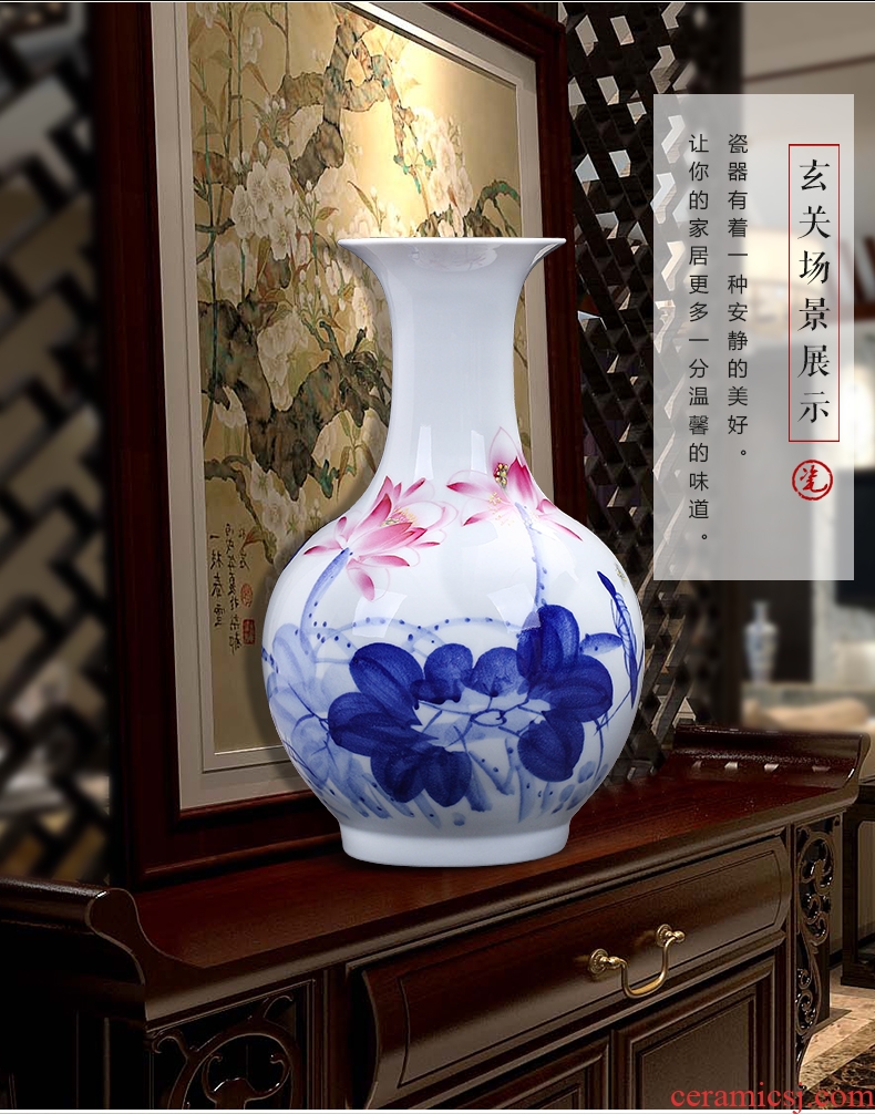 Jingdezhen ceramics hand-painted blue and white porcelain vases, flower arrangement furnishing articles furnishing articles antique Chinese style porch sitting room decoration