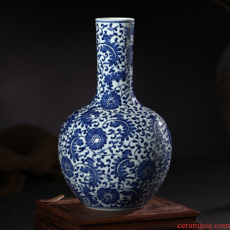 Jingdezhen ceramic vase hand-painted tree furnishing articles of Chinese style of archaize sitting room blue and white porcelain home decoration