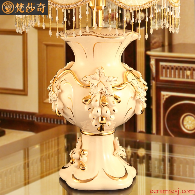 Vatican Sally, european-style luxury furnishing articles sitting room tea table grapes practical household ceramics decoration wedding gifts gifts