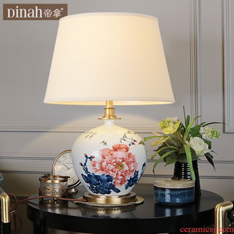 New Chinese style living room lamp jingdezhen blue and white porcelain hand-painted lamp study lamp of bedroom the head of a bed full of copper lamp