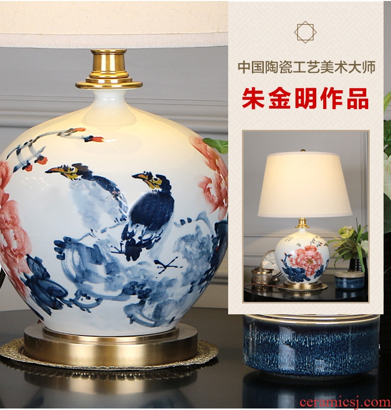 New Chinese style living room lamp jingdezhen blue and white porcelain hand-painted lamp study lamp of bedroom the head of a bed full of copper lamp