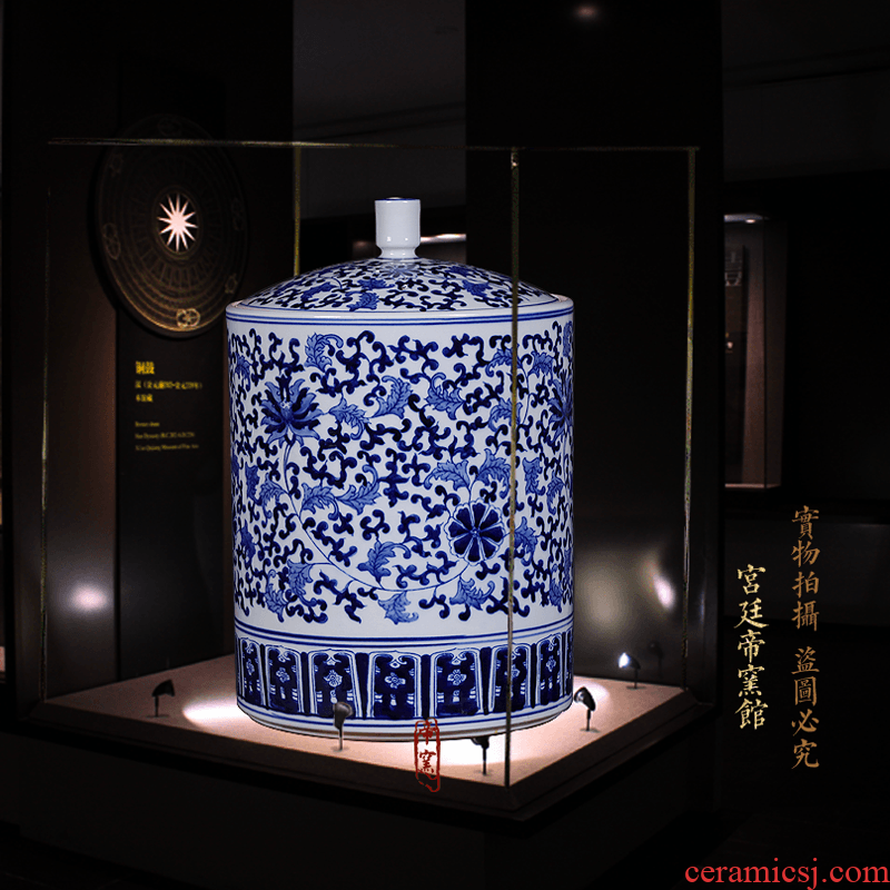 Jingdezhen ceramic vase furnishing articles manually blue and white porcelain home decoration lid tin with the sitting room of Chinese style mesa