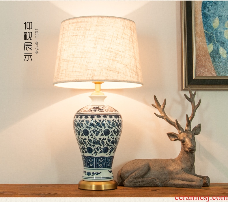 Ceramic lamp full copper modern Chinese style restoring ancient ways of blue and white porcelain plum bottle hotel study of the sitting room the bedroom berth lamp 1031