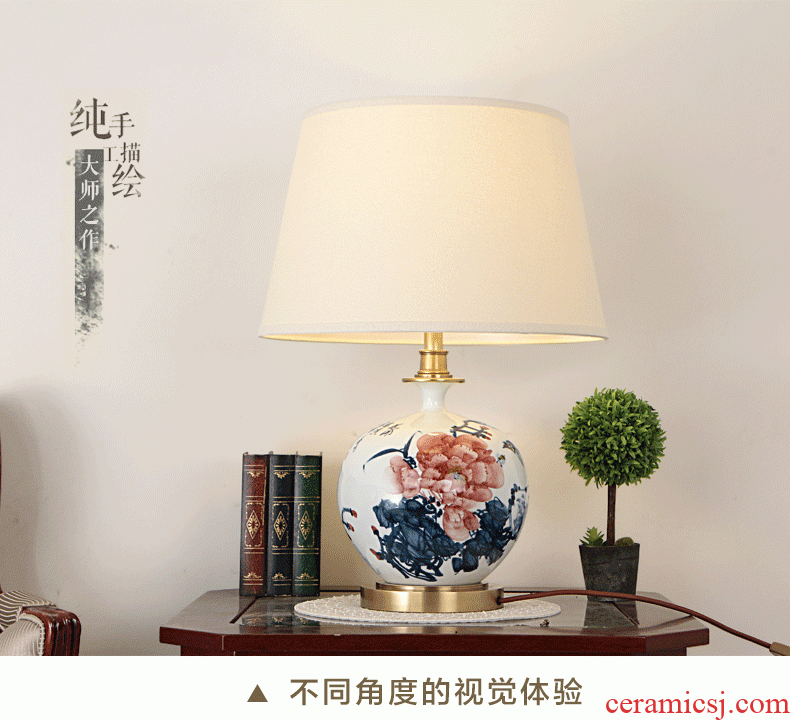 New Chinese style living room lamp jingdezhen blue and white porcelain hand-painted lamp study lamp of bedroom the head of a bed full of copper lamp