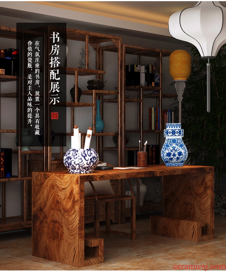 Antique vase of blue and white porcelain of jingdezhen ceramics wine new Chinese style household act the role ofing is tasted the sitting room porch place process