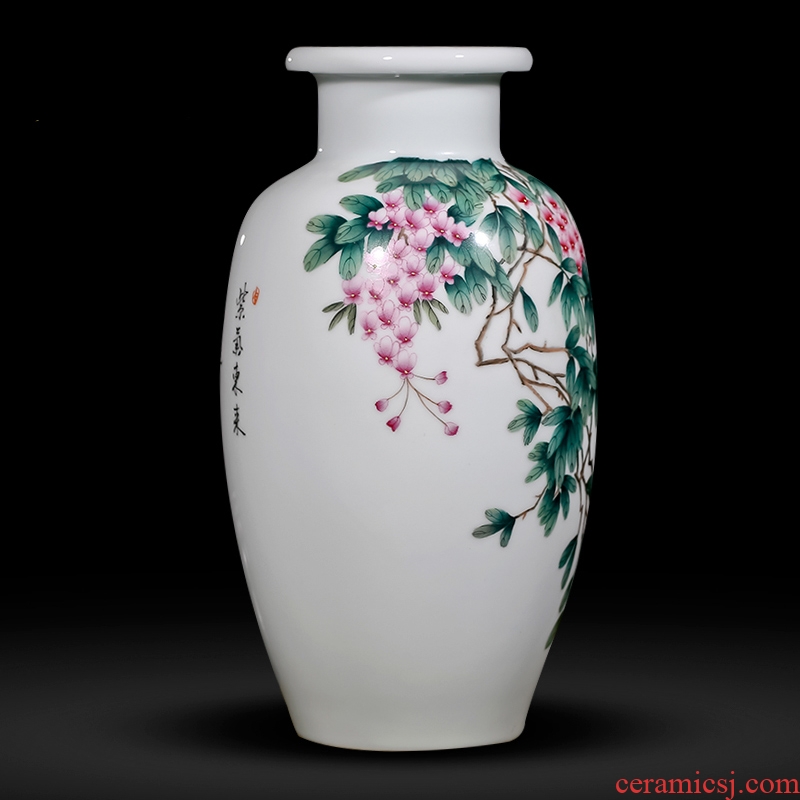 Famous master of jingdezhen ceramics hand-painted enamel vase sabingga sukdun dergici jimbi Chinese sitting room adornment is placed