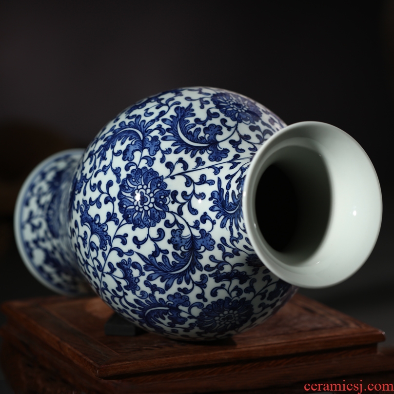 Jingdezhen ceramic blue and white porcelain vase furnishing articles antique hand-painted bound branch lotus mesa of Chinese style living room decoration decoration