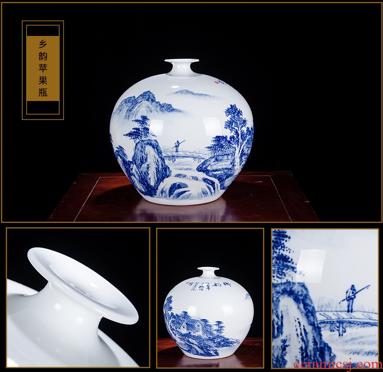 Jingdezhen ceramics vases, flower arranging antique blue-and-white masters hand gourd home sitting room adornment is placed