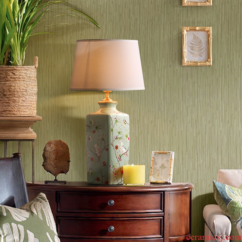 Kay Qiao Xin model of American living room lamp example room tea table lamp green ceramic painting of flowers and contracted sweet bedroom lamps and lanterns