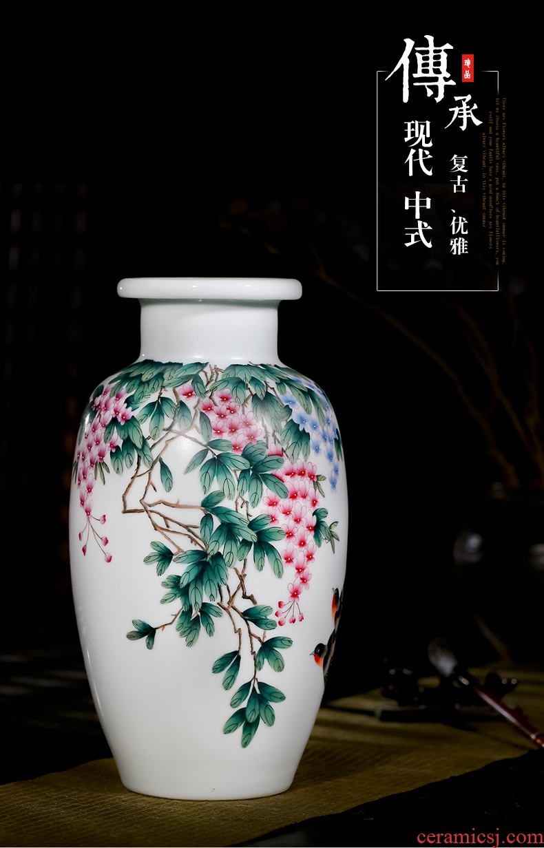 Famous master of jingdezhen ceramics hand-painted enamel vase sabingga sukdun dergici jimbi Chinese sitting room adornment is placed