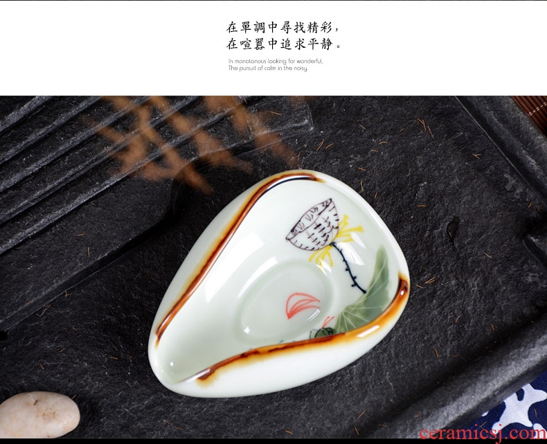 Blue and white enjoy tea holder white porcelain ceramic fans enjoy tea tray bamboo root tea tea set ceramic disc manual hand-painted lotus for viewing