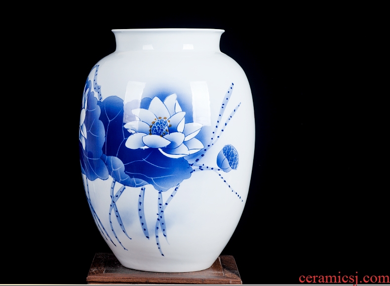 Jingdezhen blue and white ceramics hand-painted vases, flower arranging the sitting room porch ark adornment of Chinese style household furnishing articles