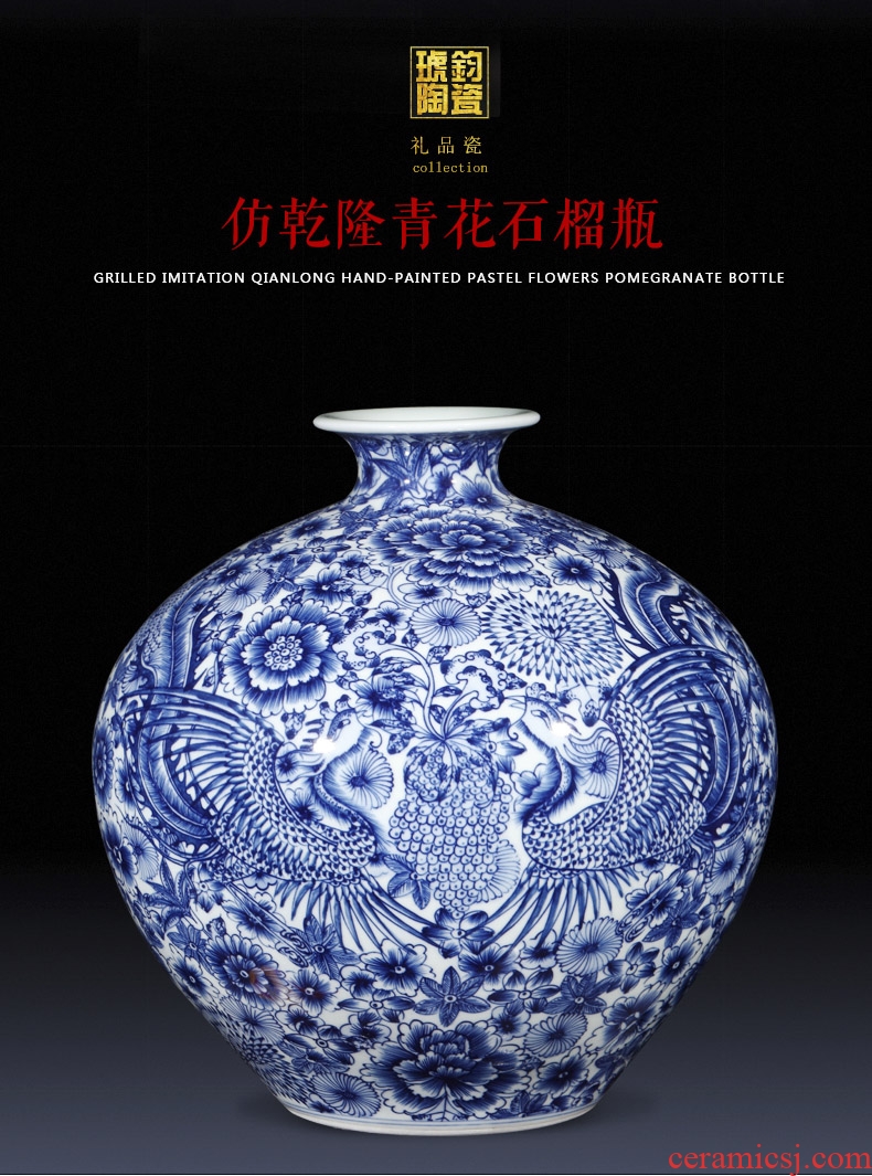 Jingdezhen ceramics imitation qianlong hand-painted phoenix Chinese blue and white porcelain vase gift sitting room adornment is placed