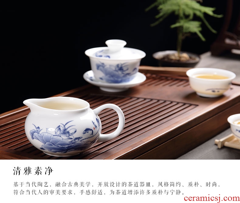 Recreational product ceramic blue and white porcelain tea set tea and a cup of tea and a cup of white porcelain kung fu tea sea points home