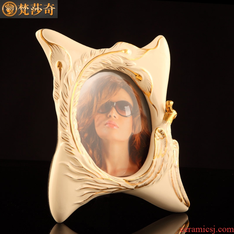 European ceramic 7 inch decorative picture frame set up creative photo frame sample room bedroom furnishing articles of luxury seven restoring ancient ways
