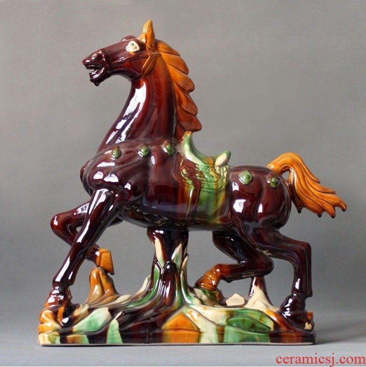 Dust heart horse ceramic Malaysian red hare send BMW horse placed success of feng shui money immediately