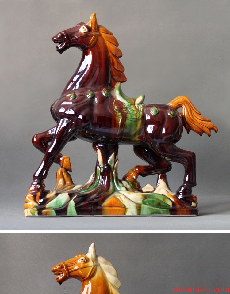 Dust heart horse ceramic Malaysian red hare send BMW horse placed success of feng shui money immediately