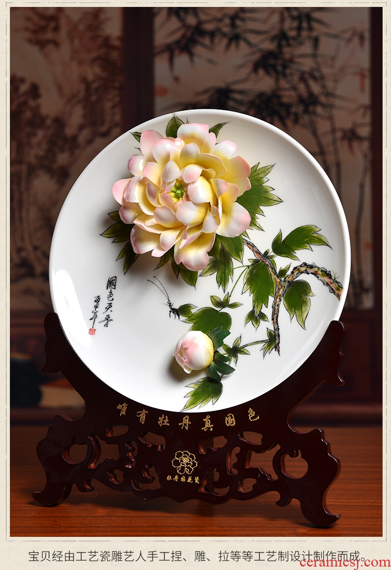 Oriental clay ceramic 10 inches hand-painted luoyang peony hang dish furnishing articles sat plate of classical Chinese style living room TV cabinet