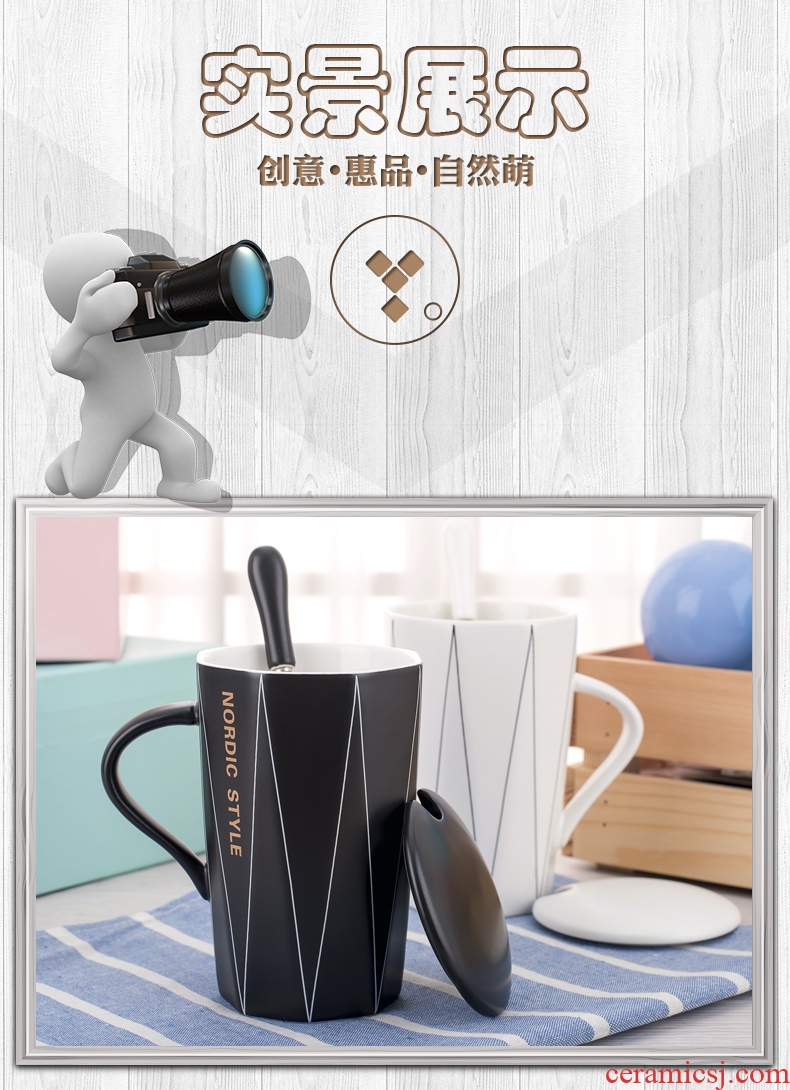 Couples with a pair of creative personality trend ceramic cup mark cup men's and women's present household drinking water cup with a spoon