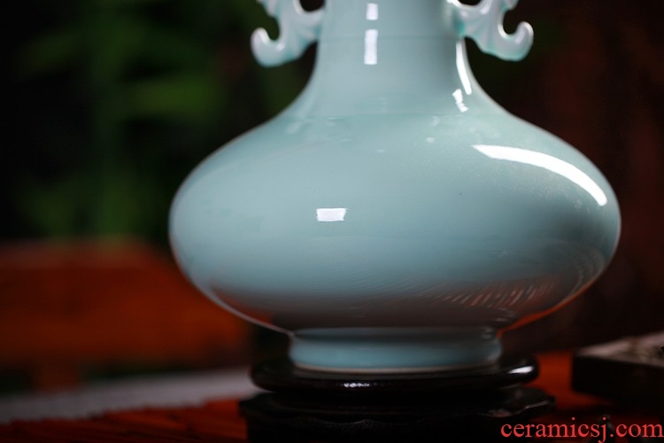 Dust heart wood base pairs longnu ear design restoring ancient ways longquan celadon vase ceramic celadon mesa place