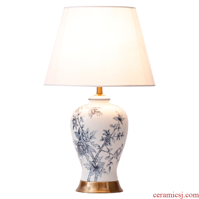 The New Chinese blue and white porcelain lamp classical key-2 luxury vintage American ceramic bedroom the head of a bed lamp is contracted and I sitting room