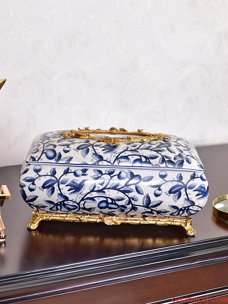 Murphy 's new Chinese style classic blue and white porcelain with copper paper towel box of I sitting room dining - room tea table place smoke box