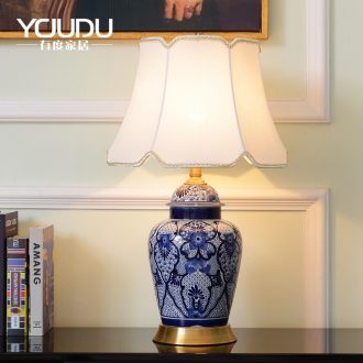 Full copper ceramic desk lamp American sitting room European - style lamp contracted restoring ancient ways of the head of a bed bedroom room warm decoration lamp