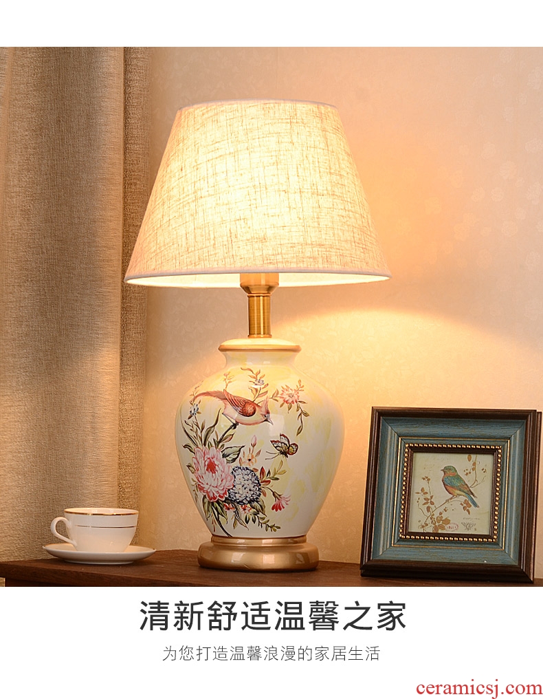 American ceramic desk lamp light home sitting room is the study of new Chinese style of bedroom the head of a bed European pastoral carried a warm light