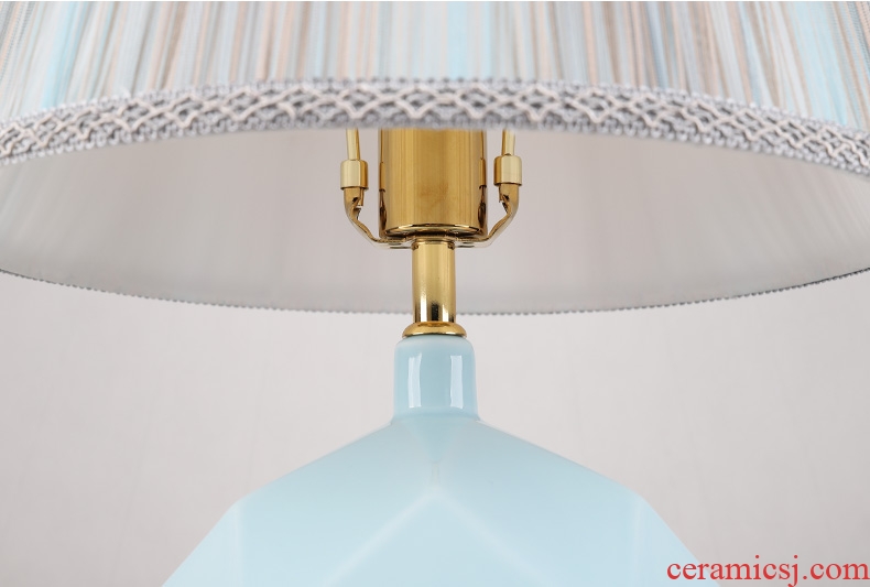 Light and decoration ceramics lamp decoration lamp is contracted and I American art desk lamp of bedroom the head of a bed the idea of sitting room lamps and lanterns