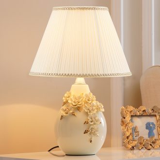 Desk lamp of bedroom bed artical contracted sitting room sweet American creative fashion remote control dimmer ceramic lamp