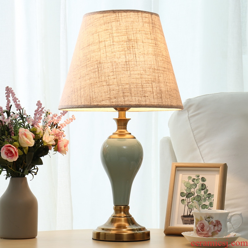 American ceramic lamp of bedroom the head of a bed lamp contracted and I creative move fashion warm light sweet American marriage room