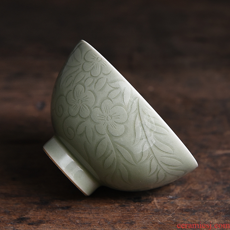 The up and The secret glaze craft master cup single CPU longquan celadon hand - cut sample tea cup ceramic cups a single kung fu