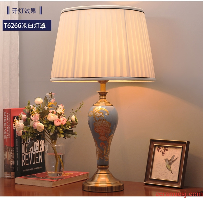 American ceramic desk lamp sitting room bedroom berth lamp of creative study and contracted a warm and romantic wedding decoration