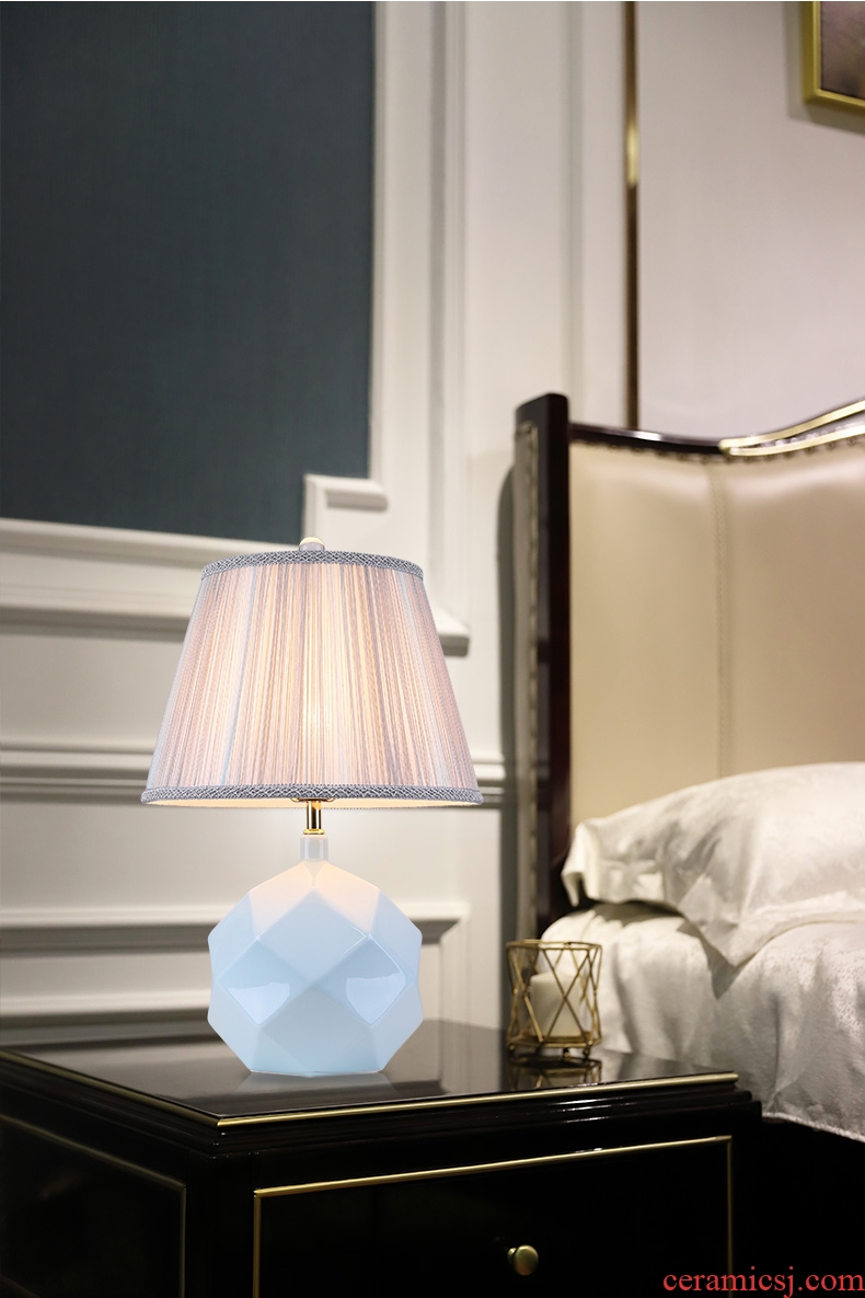 Light and decoration ceramics lamp decoration lamp is contracted and I American art desk lamp of bedroom the head of a bed the idea of sitting room lamps and lanterns