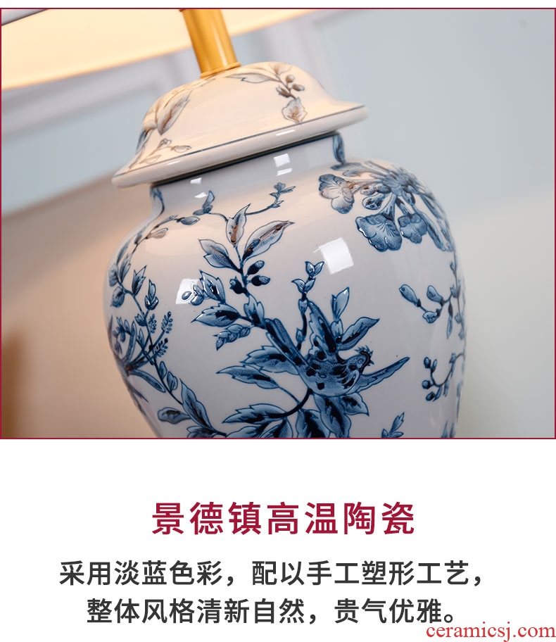 New Chinese style of blue and white porcelain ceramic desk lamp sitting room bedroom berth lamp Chinese zen hand - made decorative warm wind full copper
